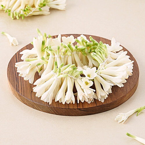 Buy fresho! Rajnigandha Puja Mola Online at Best Price of Rs