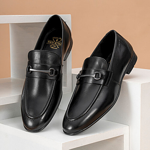 Redtape Black Loafers For Men, Pair